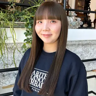 ロング カラー 金城 愛海のヘアスタイル