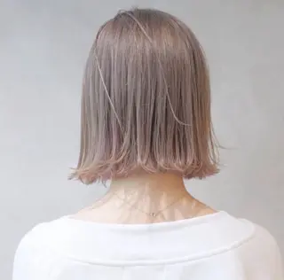 ミディアム カラー Muミュー/ブリーチ ハイトーン　Wカラーのヘアスタイル