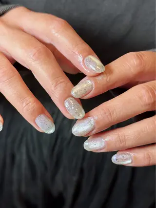 ネイル Tiny Glowのネイルデザイン