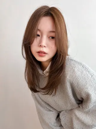 ロング まほ/レイヤーカット 🍒🤍透明感カラーのヘアスタイル