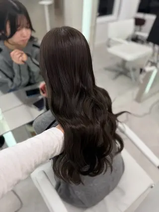 ロング タマシロカリン 艶カラー/レイヤーのヘアスタイル