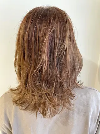 セミロング カラー 《インナーカラー》 YAMADAのヘアスタイル
