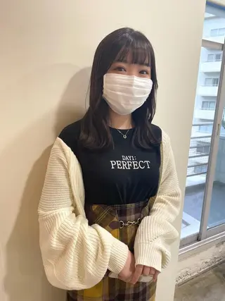 ミディアム カラー MIOベージュカラー 柔らかいカラーのヘアスタイル