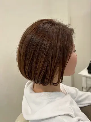 ショート カラー 大谷 真央のヘアスタイル