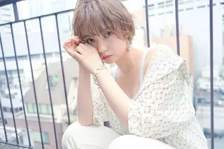 ショート カラー newi saLyu ネウィ サリューのヘアスタイル