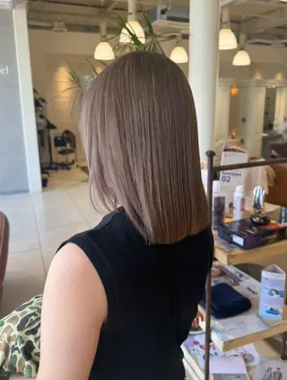 ミディアム カラー obje't cielのヘアスタイル