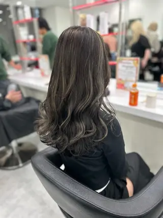 セミロング カラー 縮毛矯正WATARU 髪質改善 レイヤーのヘアスタイル