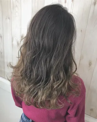 ミディアム Loob.TOKYO MIYA🌈のヘアスタイル