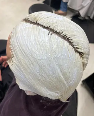ミディアム カラー 🫧ハイトーン✨格安 より質💐マンツーマのヘアスタイル
