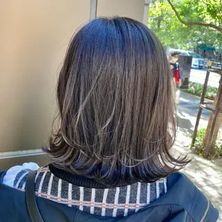ミディアム 松岡 知のヘアスタイル