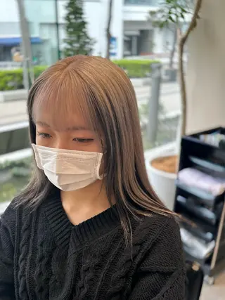 セミロング カラー ミオ💎ショート 透ける暗髪のヘアスタイル