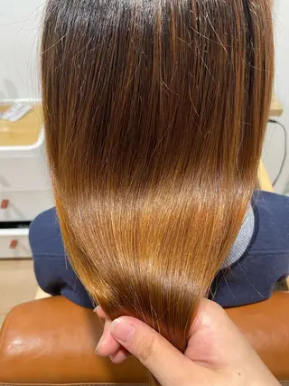 ミディアム レディースカット モデル/金川なづなのヘアスタイル