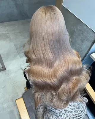 ロング カラー ブリーチ 透明感HIDEのヘアスタイル