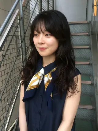 ロング パーマ 杏華レイヤー/ パーマ/ハイトーンのヘアスタイル