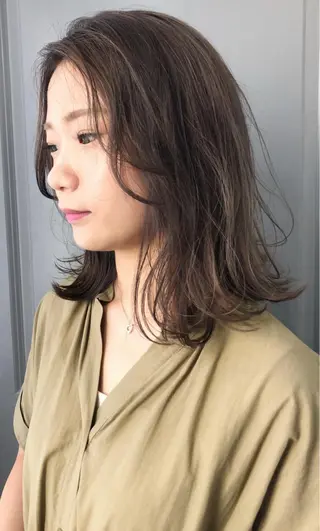 ミディアム カラー Pia ツボイ ケイタのヘアスタイル