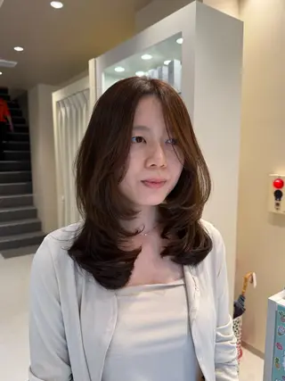 セミロング カラー キタド アミのヘアスタイル