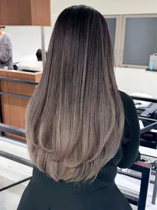 ロング 新實 ゆりあのヘアスタイル