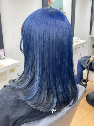 ロング カラー 青木 優歩のヘアスタイル