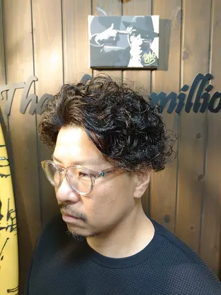 メンズ パーマ ミディアム 岡林 選のヘアスタイル