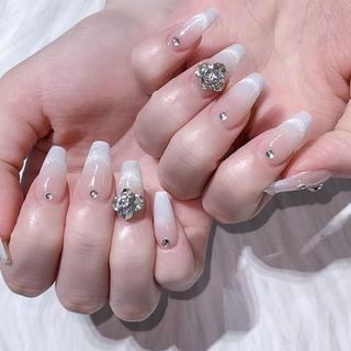 ネイル Queens テイのネイルデザイン