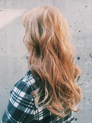 セミロング カラー パーマ 白髪に寄り添う美容師 オギノミワコですのヘアスタイル