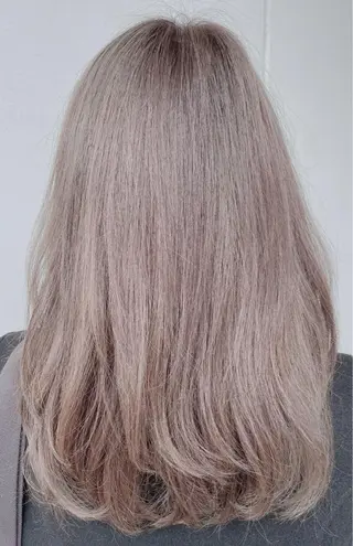 ロング カラー Akala hitomiのヘアスタイル