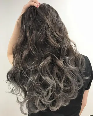 ロング カラー ヘアアレンジ 【公式】amble luxe池袋東口🩷のヘアスタイル