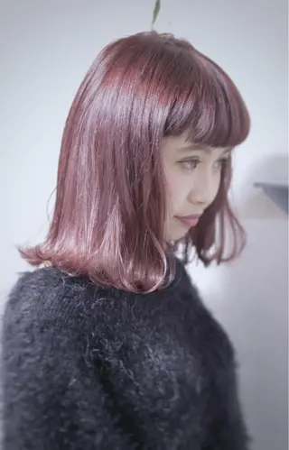 ミディアム カラー パーマ ヘアアレンジ 推し活専用 【派手髪】飯野ゆかりのヘアスタイル