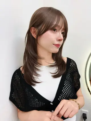 ミディアム カラー ❤️アヤカ レイヤーカット❤️のヘアスタイル