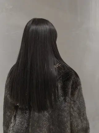 ロング 都築 菜美のヘアスタイル