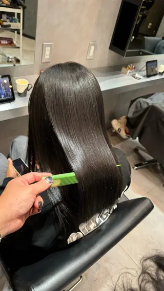 ロング 坂谷 BUCKS/縮毛矯正のヘアスタイル