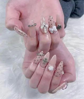 カラー Rin Hana Nailのネイルデザイン
