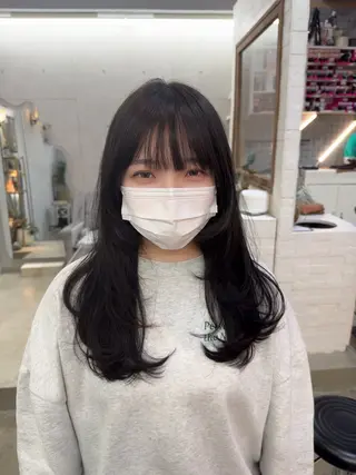 セミロング カラー MIES amane(アマネ)のヘアスタイル