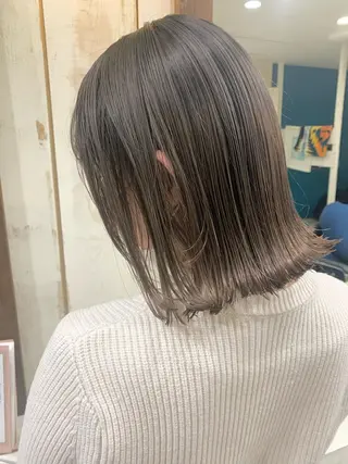 ミディアム カラー 鷺谷 玲奈のヘアスタイル