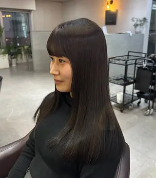 ロング カラー 浦川 まどかのヘアスタイル