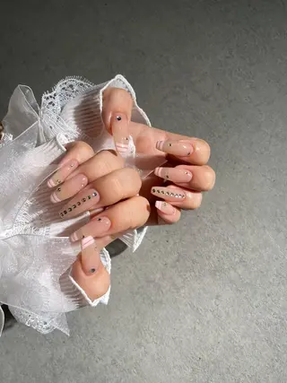 ネイル I-nailロング /ワンホン/キラキラのネイルデザイン