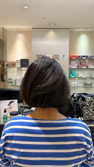 ショート カラー akari / ミディアムパーマのヘアスタイル