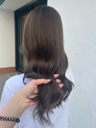 カラー しおり🍬 KOKORO🤍のヘアスタイル