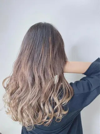 セミロング カラー 伊藤 舜斗のヘアスタイル