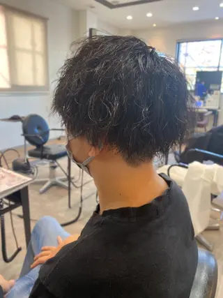 ショート パーマ メンズ 矢部 萌深のヘアスタイル