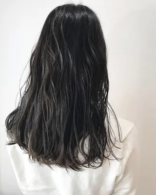 ミディアム ✨艶ブリーチカラー ✨四ノ宮裕己のヘアスタイル