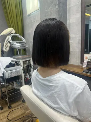 ショート カラー 紫音 cutwells郡山のヘアスタイル