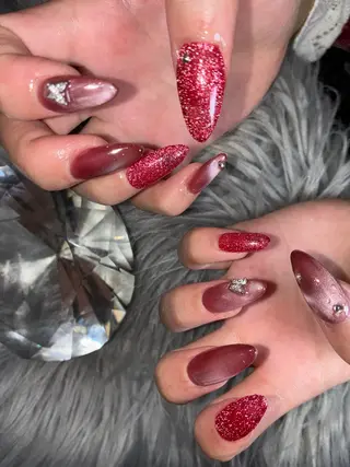 ミディアム YOKOSUKA NAILS💅🍃のネイルデザイン
