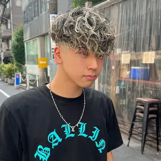 カラー パーマ メンズ 豊崎 佑輔のヘアスタイル