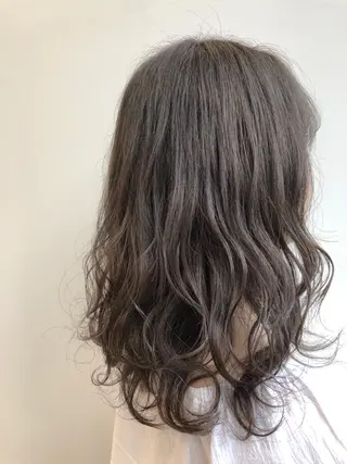 セミロング カラー 【透明感、艶髪】西村 有司のヘアスタイル