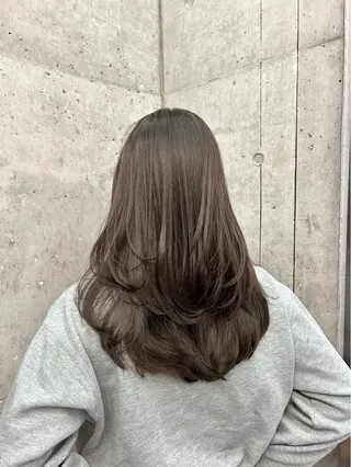 ロング カラー まとまるレイヤー カット/透明感カラーのヘアスタイル
