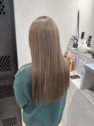 カラー 🪽ハイトーン🏹 ブリーチ🫧海志🍿のヘアスタイル