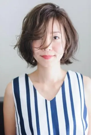 ミディアム カラー grand juteのヘアスタイル