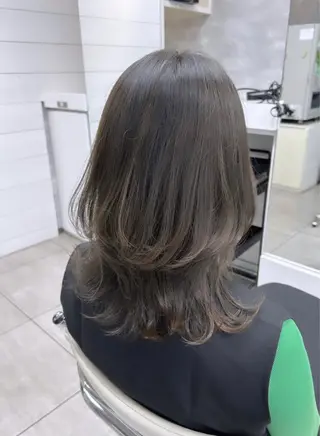 ミディアム レイヤー/艶髪カラー 森本くるみのヘアスタイル