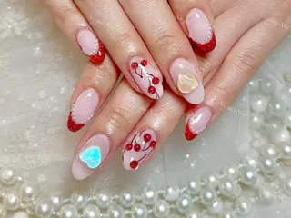 ネイル 🦋 Queenieのネイルデザイン